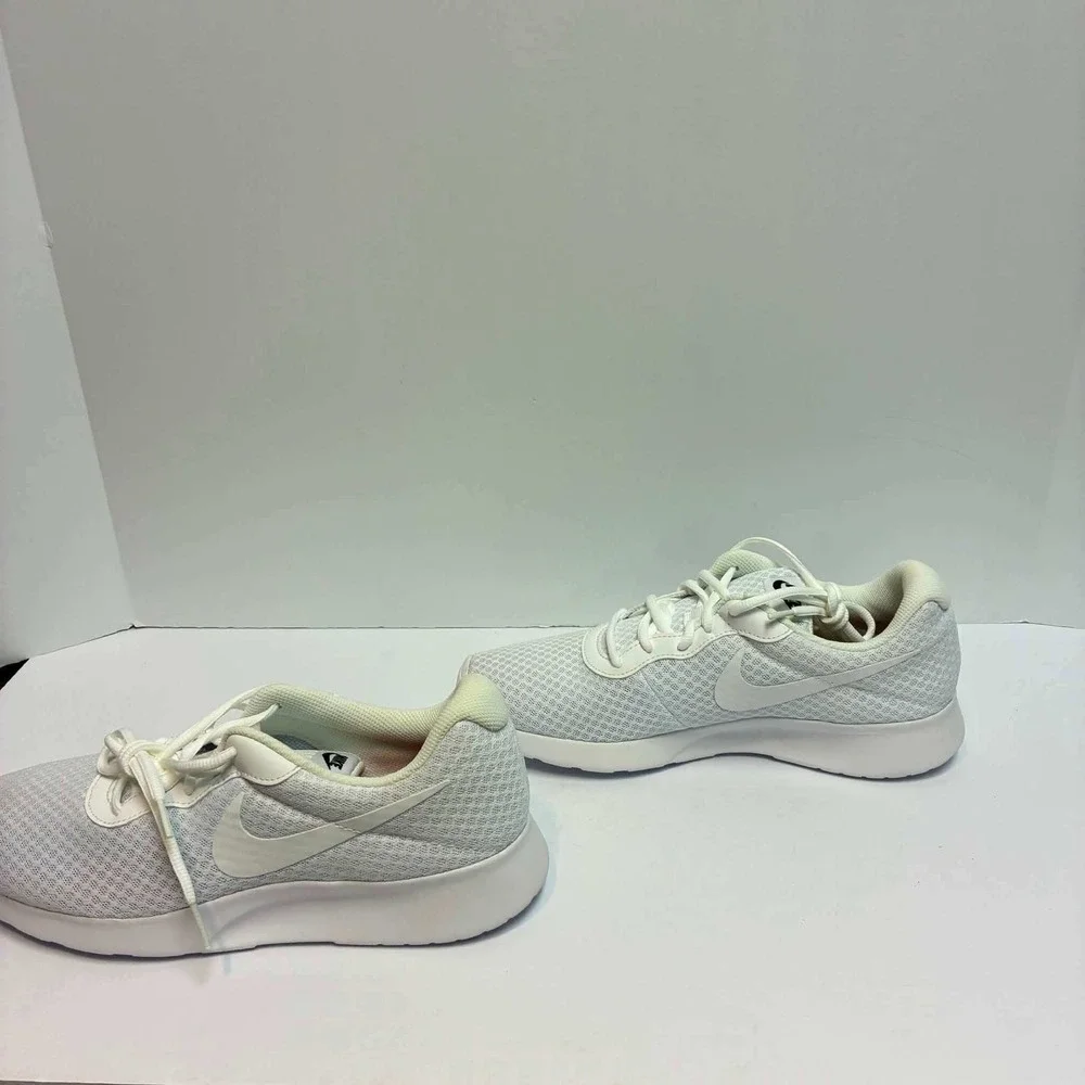 Nike Tanjun Running Shoes Womens 9.5 White Mesh Sneakers 812655-110